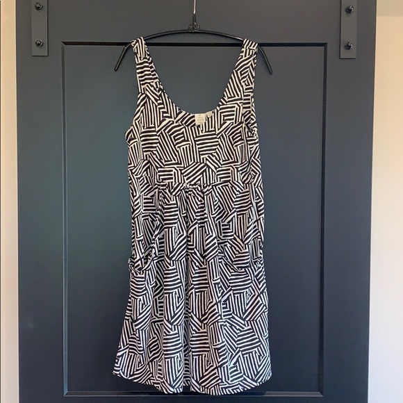 Saint Tropez West Dresses & Skirts - Saint Tropez West Dress Black White Print Size S